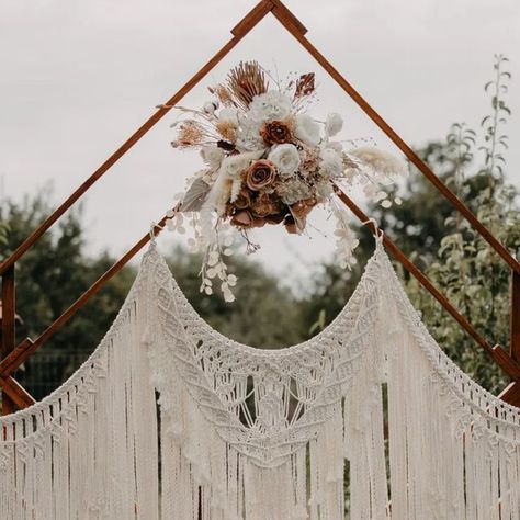 Fleurs de Macrame on Instagram: "Which is your favourite macrame backdrop?  Let's take a look at each one of it  ✨First photo: This backdrop is a CHIC macrame with long fringe,it can be used on rhombus arch or a hexagonal arch.  🌿Second photo: On this one you can place lots of flowers and greenery on top! Combined with bouquets, it will look STUNNING!  💎Third photo:If you want to have a BEAUTIFUL-ELEGANT  piece at your wedding this one is the perfect choice!  🌾Fourth photo: BOHO weddings are on top now so this design has that vibe!You can add some candels or pampas and voila!Your wedding decor is ready 🤩  💫Fifth photo:Beauty hides in SIMPLICITY !This macrame backdrop is the right choice for a minimalist lover!  Tell me in the comments below which one of the 5 would you chose for your Macrame Backdrop, Flowers And Greenery, Macrame Wedding, Crochet Wedding, Long Fringe, Long Fringes, Wedding Arch, First Photo, Boho Wedding