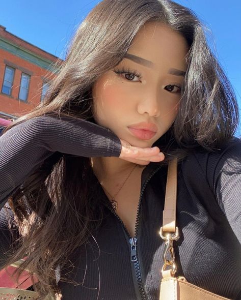 Live Tiktok, Asian Makeup Looks, Pretty Makeup Looks, Swag Girl Style, Cute Makeup Looks, Asian Makeup, Pretty Selfies, Girls Makeup, Pretty Makeup