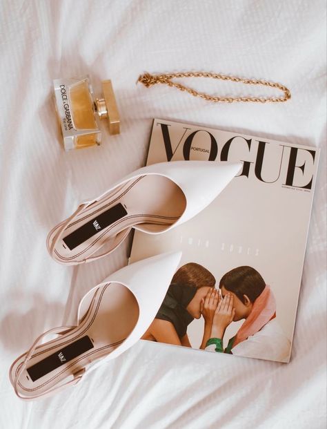 Mules Photoshoot, Heels Photoshoot Ideas, Shoe Photoshoot Ideas, Hats Photoshoot, Shoes Flatlay, Heels Photoshoot, White Heels Outfit, Vogue Aesthetic, Vogue Photoshoot