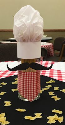 Pizza Party Centerpieces Table Decorations, Pizza Theme Centerpieces, Italian Dinner Party Ideas Decorations, Pizzeria Centerpieces, Chef Centerpiece Ideas, Spaghetti Dinner Centerpieces, Taste Of Italy Party Decorations, Italian Decorations Table, Italian Table Centerpieces