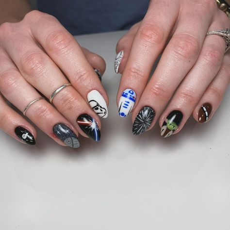 May the 4th be with you!! So glad I got to do these Star Wars themed nails on @mallorynailedit for Disney world!! • Inspo: @kate.nailed.it • • #starwars #starwarsnails #handpaintednailart #utahnails