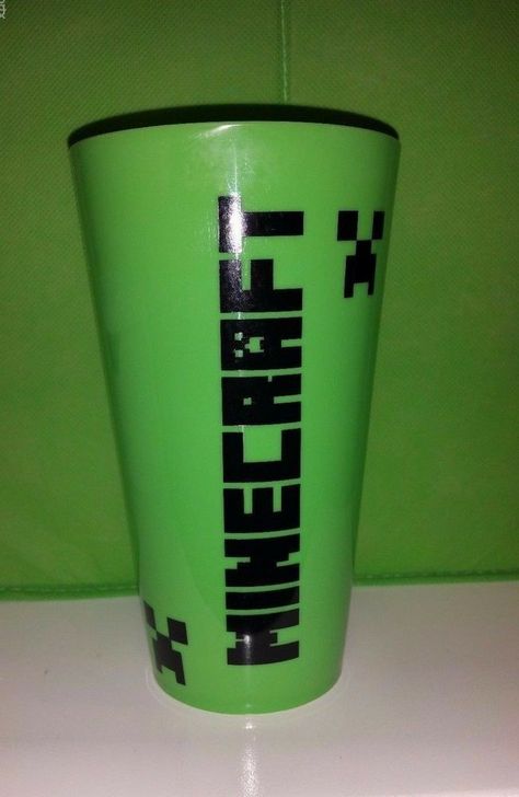 Minecraft Tumbler, Tumbler Boys, Boys Cup, Kids Tumblers, Tumblers Ideas, Epoxy Cups, Epoxy Crafts, Yeti Cups, Tumbler Christmas