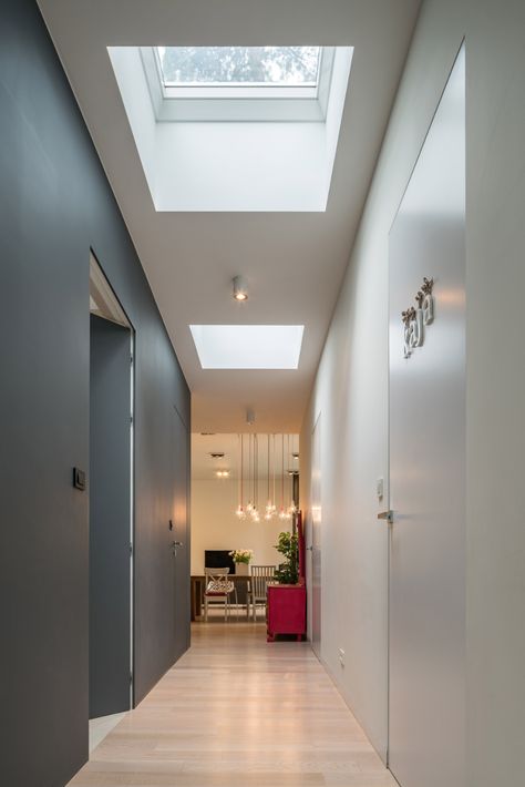 Skylight Living Room, Skylight Bedroom, Modern Skylights, Flat Roof Lights, Flat Roof Skylights, Pitched Roof Window, Flat Roof Design, Roof Skylight, Skylight Design