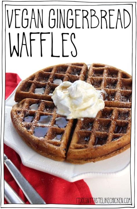 Vegan Gingerbread Waffles! The perfect easy vegan breakfast recipe for Christmas morning or the holiday season. Dairy-free, egg-free. #itdoesnttastelikechicken Low Carb Vegan Breakfast, Gingerbread Waffles, Easy Vegan Breakfast, Jul Mad, Vegan Waffles, Vegan Gingerbread, Vegan Breakfast Easy, Vegan Christmas Recipes, Tofu Scramble