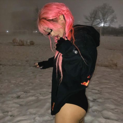 Pretty Sick, Hot Pink Hair, Dyed Hair Inspiration, Hair Dye Colors, Cute Poses For Pictures, Alternative Girls, Swaggy Outfits, Hair Inspo Color, Discord Server