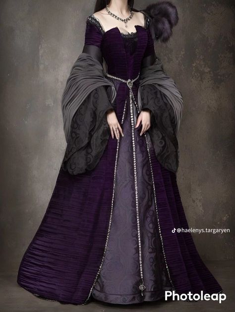 Purple Medieval Dress, Red Victorian Dress, Medieval Dress Peasant, Villain Dresses, Era Victoria, Tudor Dress, Medieval Gown, Medieval Clothes, Gra O Tron