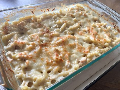 Easy Alfredo Casserole, Make Ahead Alfredo Pasta Bake, Sausage Alfredo Pasta Bake, One Pan Chicken Alfredo Pasta Bake, Fettucini Alfredo Casserole Recipe, Fettuccini Alfredo Bake, Oven Chicken Alfredo Pasta, Chicken Alfredo Dump And Bake, Canned Chicken Alfredo Recipes