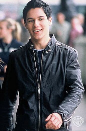 Oliver James (Ian Wallace) from What A Girl Wants.He also played Jay Corgan in Raise Your Voice. Oliver James, Childhood Crushes, James 3, Hello Handsome, The Boy Next Door, What A Girl Wants, Glamour Shots, Movies And Series, Falling In Love With Him