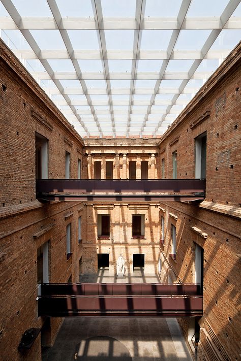 Key architecture projects by Paulo Mendes da Rocha Loft Designs, Architecture Renovation, Renovation Architecture, San Paolo, Industrial Architecture, Urban Loft, Adaptive Reuse, Glass Roof, Brick Building