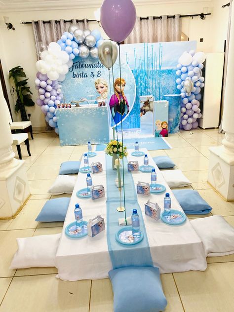 Frozen Party Decor, Frozen Tea Party, Frozen Themed Birthday Cake, Frozen Birthday Party Decorations, Frozen Theme Cake, Frozen Bday Party, Frozen Party Decorations, Disney Frozen Birthday, Frozen Themed Birthday Party