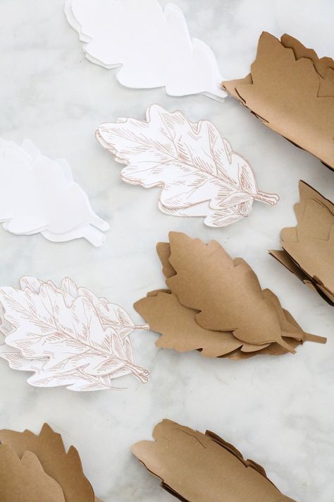 Paper Leaf Garland, Fall Leaves Garland, Farmhouse Fall Decor Ideas, Fall Leaf Template, Fall Feast, Crepe Flowers, Autumn Garland, Leaves Garland, Paper Leaf