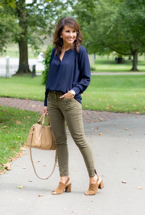 Navy Blouse + Olive Pants #cyndispivey #fallfashion Olive Green Shirt Outfit, Olive Pants Outfit, Olive Green Pants Outfit, Green Shirt Outfits, Olive Green Outfit, Green Pants Outfit, Olive Clothing, Olive Jeans, Cyndi Spivey