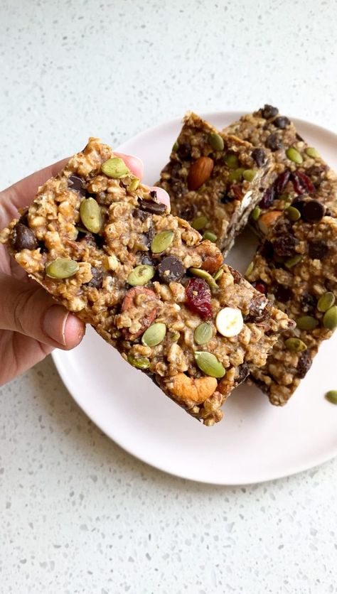 Protein Energy Bars, No Bake Protein Bars, Vegan Energy Bars, Protein Granola Bars, Energy Bars Recipe, Best Vegan Protein, Protein Granola, High Protein Bars, Vegan Protein Bars