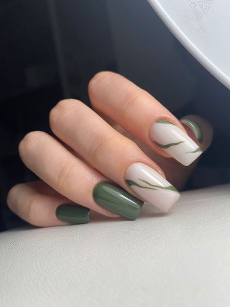 Explore Top Spring Nails Dip 2024 Trends: Fresh Powder Colors & Chic Designs Nagellack Trends, Hello Nails, Green Nail Designs, Casual Nails, Nail Swag, Cat Kuku, Classy Nails, Pretty Acrylic Nails, Nail Art Ideas