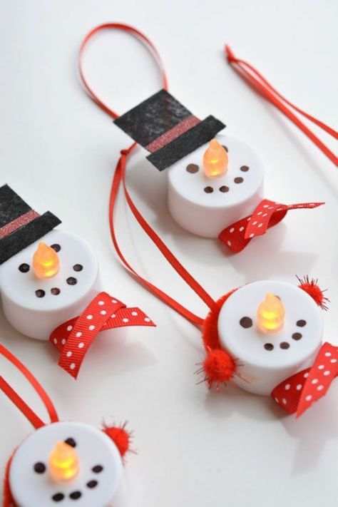 Christmas Decoration For Kids, Joululahjat Diy, Juleverksted For Barn, Tea Light Snowman, Dollar Store Christmas Decorations, Christmas Decorations For Kids, Christmas Crafts For Kids To Make, Dollar Store Christmas, Simple Christmas Decor