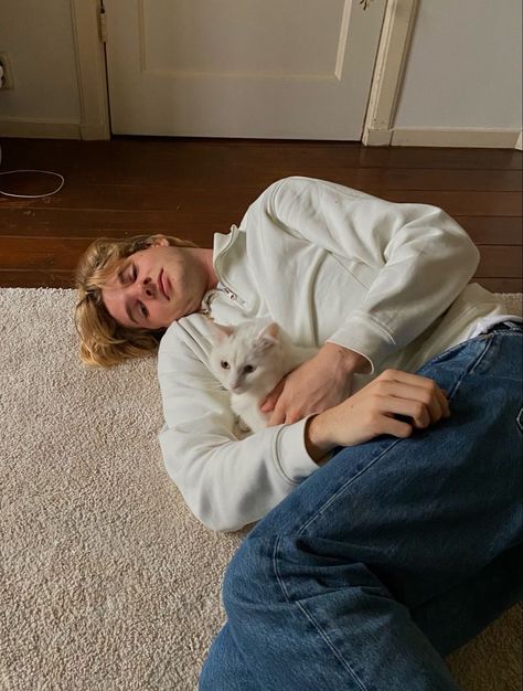 Man With Golden Retriever, Blonde Bf Aesthetic, Golden Retriever Boy Aesthetic, Golden Retriever Boyfriend Aesthetic, Golden Retriever Boy, Golden Retriever Boyfriend, Young Aesthetic, Blonde Boy Aesthetic, Scorpius Malfoy