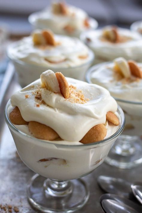 Magnolia Bakery Banana Pudding Recipe | A Bountiful Kitchen Magnolia Banana Pudding Recipe, Magnolia Banana Pudding, Magnolia Bakery Banana Pudding Recipe, Recipe With Cool Whip, Kitchen Magnolia, Custard Cakes, A Bountiful Kitchen, Bountiful Kitchen, Magnolia Bakery Banana Pudding