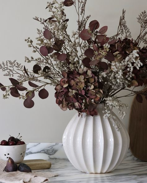 THE SUFFOLK NEST Ashlee Jane | The colour of the season: Mulberry 🍇🤎 Add rich warmth and depth to your homes this season to welcome the arrival of Autumn! We have 2… | Instagram Burgundy Flower Arrangements, Burgundy Eucalyptus, Hydrangea Arrangement, Hydrangea Arrangements, Burgundy Flowers, Deep Burgundy, Changing Seasons, Faux Flowers, Hydrangea