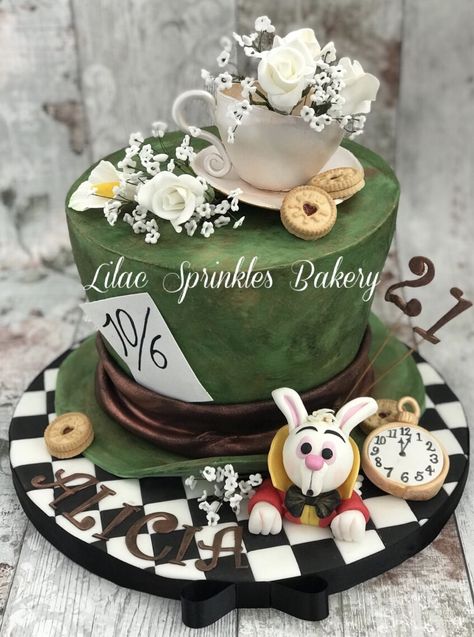 Mad Hatter Wedding, Mad Hatter Cake, Alice In Wonderland Hat, Alice In Wonderland Crafts, Tea Party Cake, Alice In Wonderland Tea Party Birthday, Onederland Birthday Party, Alice In Wonderland Cakes, Alice Tea Party