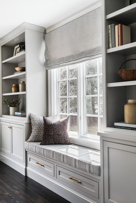 Built in shelves and storage with frame a window seat in a living room space Bookcase With Window Seat, Window Day Bed, Bookcase With Window, Fireplace Beach House, Reading Window Nook, Corner Dining Area, Bench Drawers, Reading Window, Window Alcove