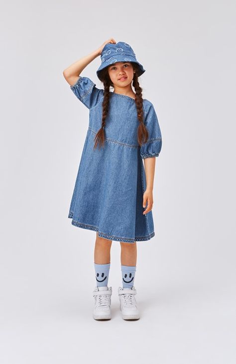 Claira - Washed Chambrey - Blue knee length dress - Molo Girls Chambray Dress, Blue Knee Length Dress, Colourful Clothing, Denim Editorial, Denim On Denim Looks, Design Factory, Kids Garments, Kids Fashion Trends, Girl Silhouette