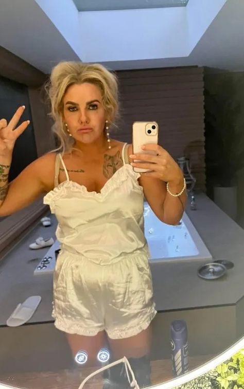 A BRIDE has been praised for being real after sharing a hilarious ‘after’ wedding selfie. Jade McBride, 32, was immaculate and glowing as she tied the knot with groom Michael, 34, at the Busby Hotel in Glasgow over the weekend. But it was a different story for the hungover mum of five after a night […] Wedding Selfie, Smudged Makeup, Honeymoon Suite, Glam Wedding, Tie The Knots, Real Brides, Wedding Tips, Got Married, That Look