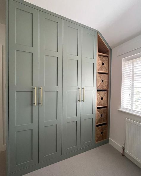 NC Carpentry & Joinery on Instagram: "Latest wardrobe completed, consisting of 4 panel shaker doors with oak veneered interiors, drawers and open shelving. Shelving made to suit Ikea Knipsa boxes, drawers fitted on @Blum_uk Movento drawer runners and doors hung on blum soft close hinges. All made and decorated on site and finished in farrow and ball card room green. @ikeauk @blum_uk @farrowandball @plankhardware @etsyuk #cardroomgreen #bespokefurniture #interiordesign #bespoke #interiors # Built In Wardrobe Doors, Ideas Armario, Fitted Wardrobes Bedroom, Bedroom Built In Wardrobe, Ikea Wardrobe, Shaker Doors, Wardrobe Room, Fitted Wardrobes, Wardrobe Design Bedroom