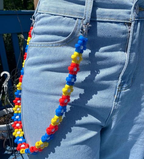 Flower Belt Chain, Kandi Belt, Cowboy Clown, Kandi Flower, Clowncore Aesthetic, Diy Kandi Bracelets, Silly Clothes, Diy Kandi, Kidcore Aesthetic