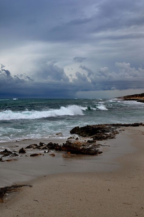 Storm Beach Aesthetic, Stormy Beach Aesthetic, Beach Reference, Seascape Photos, Beach With Rocks, Beach Landscape Photography, Beach Storm, Stormy Beach, Ocean Art Painting