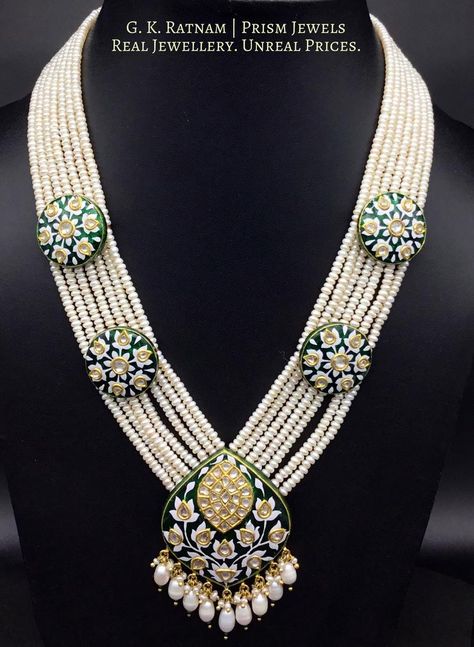 Timeless uncut diamond necklace sets, that you should only wear on days ending with "y" Gold Enamel Jewelry, Pearl Mala, Indian Bridal Jewelry, Kundan Jewellery Bridal, Inexpensive Jewelry, Pearl Necklace Designs, Beaded Necklace Designs, Long Pearl Necklaces, Antique Jewelry Indian