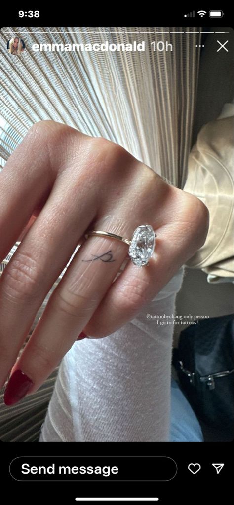 Hailey Baldwin Engagement Ring, Emma Macdonald Engagement Ring, Hayley Bieber Wedding Ring, Emma Macdonald Engagement, Emma Mcdonald Ring, Emma Macdonald Ring, Millie Bobby Brown Engagement Ring, Sophia Richie Ring, Blake Lively Wedding Ring