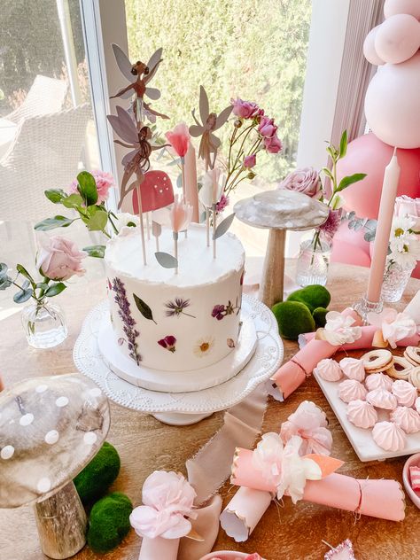 Fairy birthday party cake Meri Meri Fairy Cake, Fairy Birthday Party Cake, Third Birthday Girl, Fairy Birthday Cake, Fairy Cake, Fairy Birthday Party, Birthday Inspo, Fairy Birthday, Meri Meri