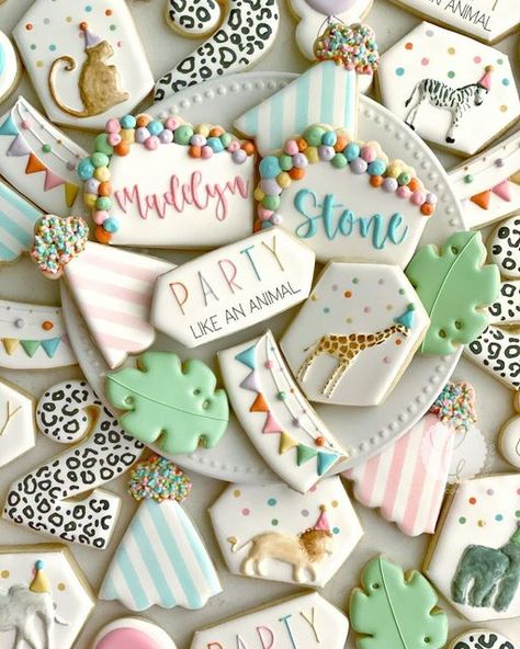 Party Animal Cookies Decorated, Animal Party Cake, Calling All Party Animals, Zoo Birthday Party, Animal Party Theme, Animal Theme Birthday, Bunting Design, Wild Birthday Party, Birthday Cookie