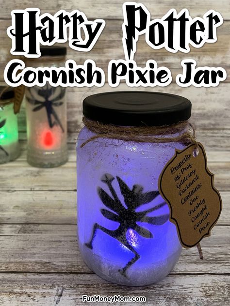 This Harry Potter Cornish Pixie Jar is the perfect way for little Hogwarts fans to capture their very own cornish pixie. Use this Harry Potter craft as a nightlight, Harry Potter party decor or even give them out as a goodie bag gift. Just don’t let them escape or they’ll wreak havoc! Harry Potter Pixies Diy, Cornish Pixies Harry Potter, Harry Potter Jars, Harry Potter Party Crafts, Harry Potter Decoration Ideas, Harry Potter Gift Ideas Diy Birthday, Harry Potter Crafts Easy, Diy Harry Potter Decor Party, Harry Potter Party Bags