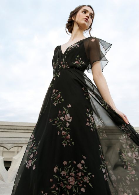 Black Floral Long Dress, Long Black Floral Dress, Floral Long Dress, 70s Inspired Fashion, Jenny Yoo, Fashion Hacks, Fashion Victim, Fashion Attire, Fashion Images