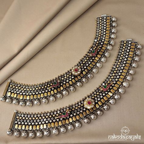 Payal Designs Silver For Bride Antique, Chandi Payal Designs, Kundan Payal, Antique Silver Anklet, Payal Silver, Payal Design, Payal Designs Silver, Nakoda Payals, Om Jewelry