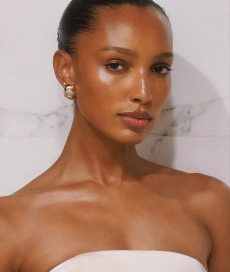 Jasmine Tookes Instagram, Jasmine Tookes Style, Jasmin Tookes, Fresh Face Makeup, Makeup For Black Skin, Natural Glowy Makeup, Soft Beauty, Jasmine Tookes, Evening Makeup