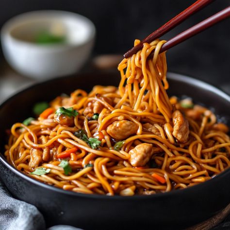 Chicken Chow Mein with the Best Chow Mein Sauce - Forecipes Chinese Food Noodles, Savory Noodles, Chicken Chow Mein Recipe Easy, Chow Mein Sauce, Lunch Casserole, Chicken Chow Mein Recipe, Bean Sprout Recipes, Chinese Noodle Recipes, Noodles Chicken