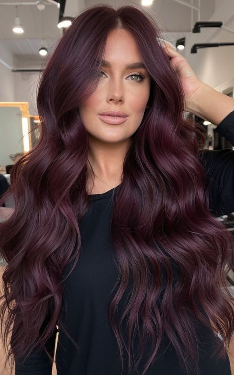 Hair Color Cherry Coke, Pelo Color Borgoña, Cherry Cola Hair Color, Brunettes Short Hair, Pelo Color Vino, Cherry Cola Hair, Pale Skin Hair Color, Hair Color For Brown Skin, Burgundy Hair Color