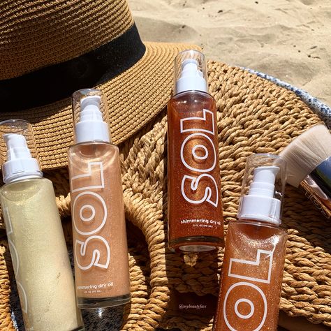 Sol Shimmering Dry Oil, Sol Body Glow Oil, Tanning Oil Packaging, Tanning Oil Photography, Body Glow Oil, Tanning Oils, Sol Body, Body Shimmer, Body Oil Spray