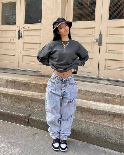 Outfit Ideas Streetwear, Looks Hip Hop, Streetwear Outfit Ideas, Rapper Outfits, Streetwear Girl, Tomboy Style Outfits, Streetwear Fashion Women, Swaggy Outfits, Tomboy Fashion