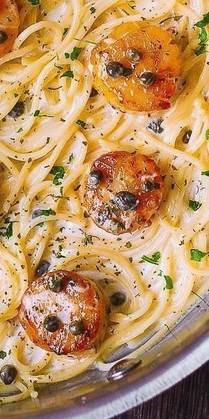 close-up of Scallop Spaghetti in Creamy White Wine Butter Garlic Sauce with Capers Scallop Spaghetti, Seafood Pasta White Wine, Scallop Recipes Pasta, Butter Garlic Sauce, Garlic Butter Pasta, Garlic Pasta Sauce, Scallop Pasta, Wine Butter, Scallop Recipes