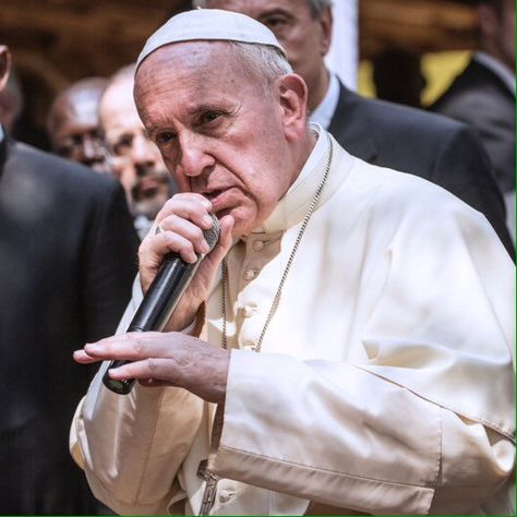 MC Francis: pope's hip-hop pose inspires #popebars internet meme | World news | The Guardian Pope Francis, Hip Hop