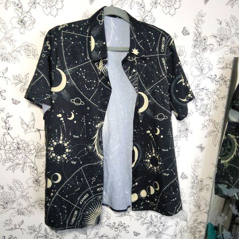 Black Sun Moon Print Button Down Shirt. Never Worn. Dark Graphic Tees, Space Clothing Aesthetic, Gender Queer Outfits, Fun Button Up Shirt, Spacecore Fashion, Spacecore Outfits, Sun And Moon Shirt, Nice Shirts, Masc Outfits