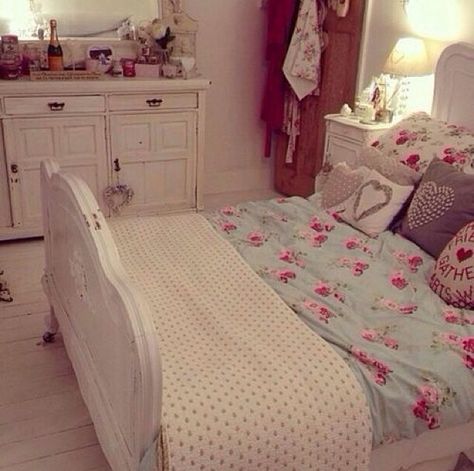 Love this 2014 Bedroom, Tumblr Bedroom, Tumblr Rooms, Girly Room, Shabby Chic Bedrooms, Cute Room Ideas, Pretty Room, Dreamy Bedrooms, Chic Bedroom