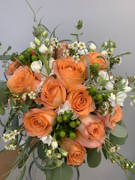 Orange Rose Centerpiece, Orange Rose Bouquet Wedding, Coral Roses Bouquet, Apricot Bouquet, Peach Roses Bouquet, Coral Rose Bouquet, Orange Roses Bouquet, Marvelous Wonderettes, Orange Rose Bouquet