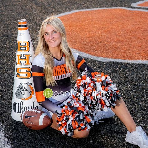 Cool Cheer Pictures, Cheer Pictures Individual Photo Ideas, Cheer Pics With Megaphone, Cheer Pictures Professional, Senior Picture Poses Cheerleading, Football Field Cheer Pictures, Mega Phone Cheerleading Ideas, Cheer Poses Individual Photo Ideas Basketball, Cheer Poses With Megaphone