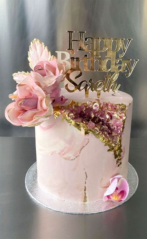 25. Gold and Pink Marble Geode birthday cake Whether you’re looking for birthday cake, graduation cake, bridal shower, baby shower or any celebration cake.  We’ve... 30th Birthday Cake Ideas, Minecraft Birthday Cake, 30th Birthday Cake, Gold Birthday Cake, Geode Cake, Beautiful Cake Designs, 30 Birthday Cake, Elegant Birthday Cakes, 16 Birthday Cake