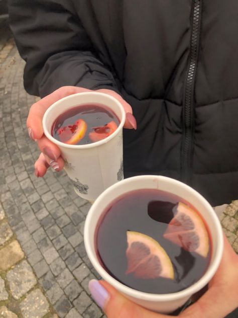 Winter Drink Aesthetic, Winter Wine Aesthetic, Winter Cocktail Aesthetic, Christmas Drink Aesthetic, Winter Drinks Aesthetic, Winter Red Aesthetic, Mulled Wine Aesthetic, Romanticise Winter, Romanticising Winter