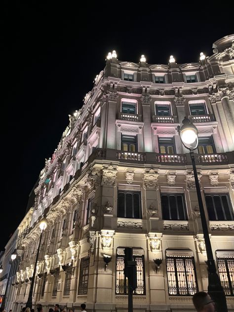 #madrid #spain #mad #madridspain #travel #aesthetic #minimalistic #tumplr #plain #architect #architecture #building #travelling #spanish #night Madrid House, Madrid Nightlife, Madrid Aesthetic, Spain Aesthetic, Spanish Music, 2024 Vision, Madrid Spain, Star Girl, Travel Aesthetic